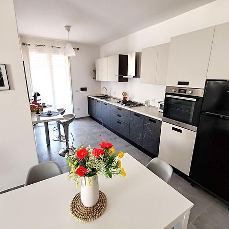 La Dama Di Loto Apartment Lecce Luaran gambar