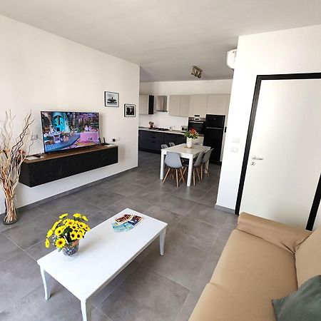 La Dama Di Loto Apartment Lecce Luaran gambar